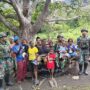 Sentuhan Humanis Satgas Yonif 521/DY Pererat Kebersamaan TNI dan Masyarakat Papua di Yahukimo