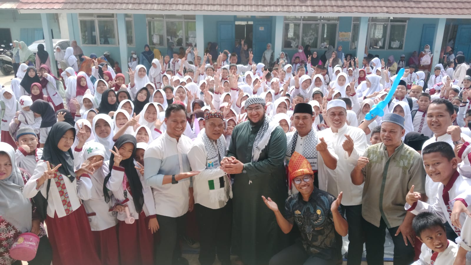 SD Negeri 148 Palembang Salurkan Donasi Kemanusiaan Rp4,6 Juta untuk Indonesia dan Yatim Palestina